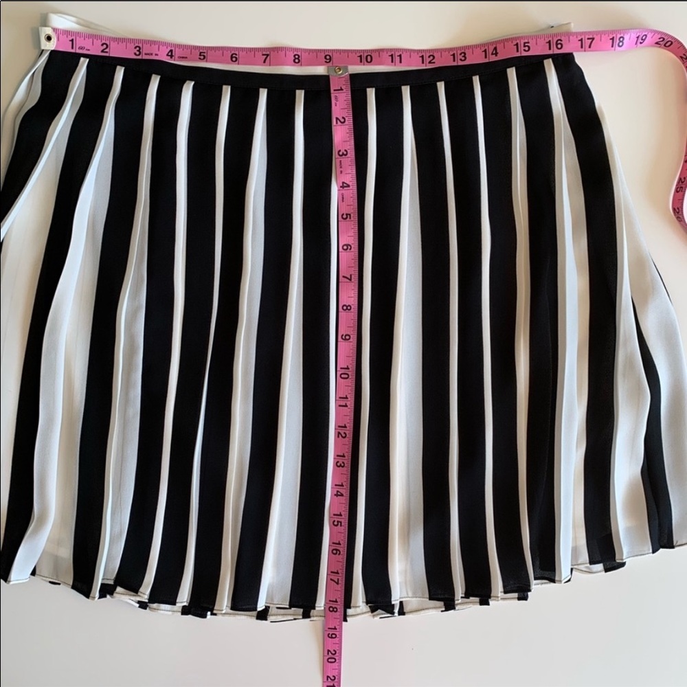 VINCE CAMUTO Pleated Skirt | White/Black | 10 NWOT - Picture 8 of 8